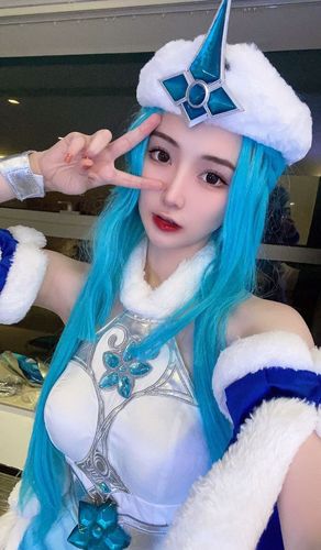 卷卷cos王昭君被评a级貂蝉只能算c级九天狐直言她的身材真好