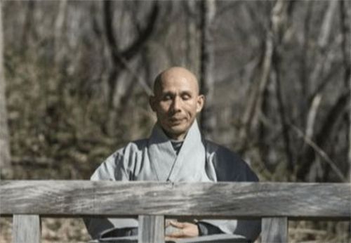 鸠摩罗什:7岁跟着母亲出家,35岁被迫圆房,圆寂后化为舍利子