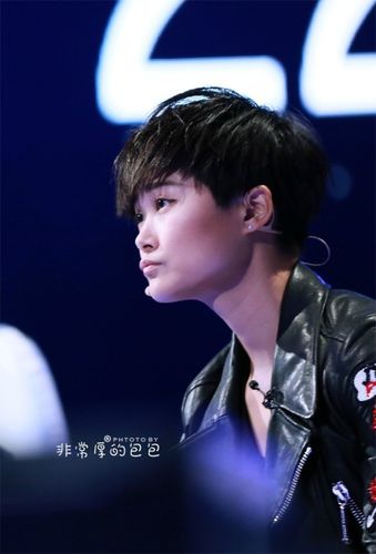 李宇春 这个侧颜我给满分