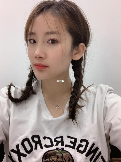小辫 发型 安利分享_发型_小辫子扎起来_潮流_潮流发型