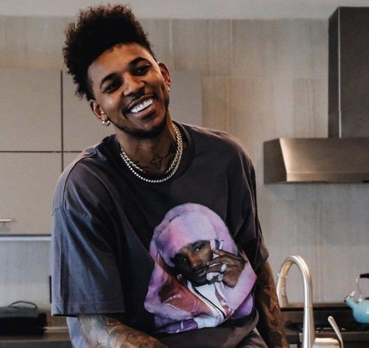 尼克杨为什么没有球队要