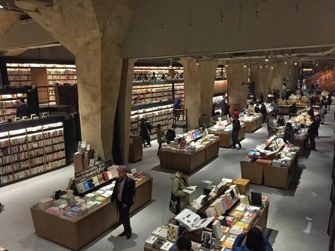 东莞 覔书店国贸店