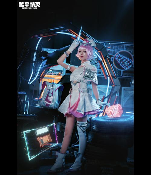 和平精英:【守护和平,黑刃克星】和平守护星cos来袭!