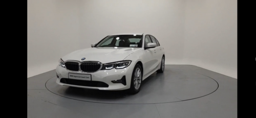 白色2020款宝马3系外观