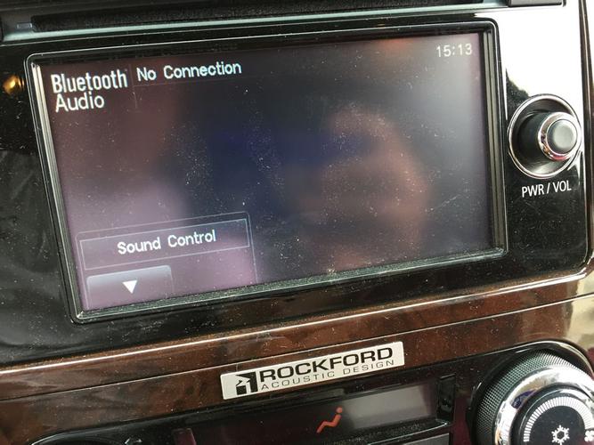 中东版帕杰罗怎么连接蓝牙