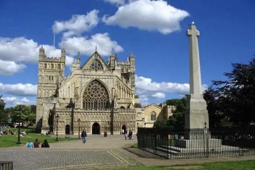 答案就在 j.k. 罗琳的母校 j.k. 罗琳毕业于英国埃克塞特大学.