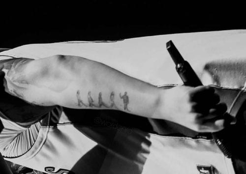 drake新纹身引起争议