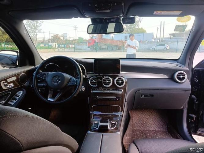 2019年奔驰glc260l豪华360环影