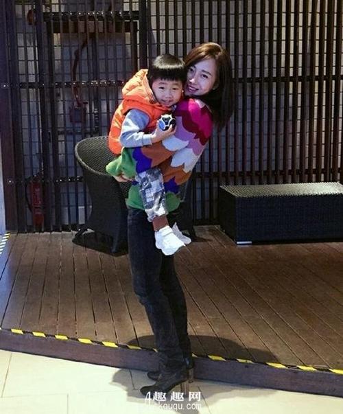 潘长江女儿潘阳死亡真相 潘阳石磊结婚照