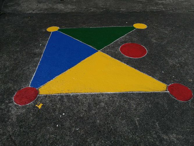 龙洞镇中心小学"构建地面游戏文化,扮靓学生幸福童年"