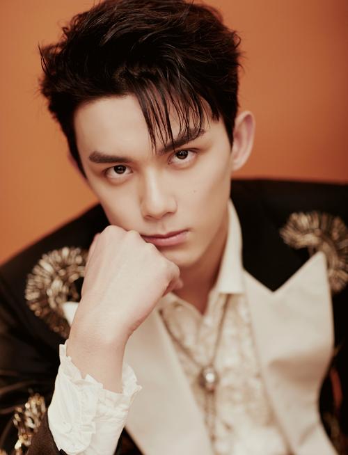 《长歌行》正在热播,男主吴磊为塑身材健身,没想到他骨子里是"保守派"