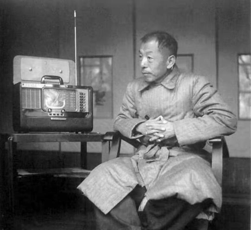 原创老照片里被幽禁的张学良晚年直言自己的人生定格在36岁上