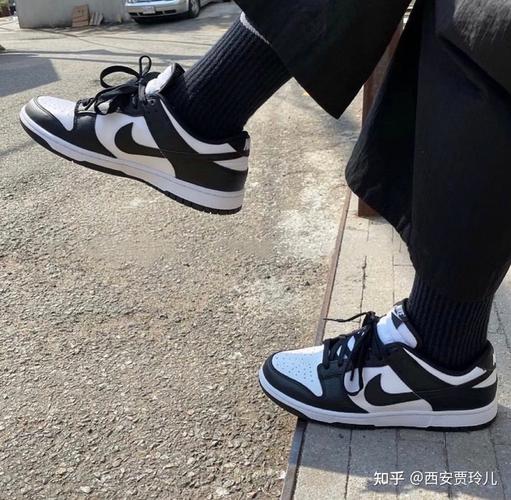 nk dunk low 黑白熊猫 黑白永流传! 黑白搭配,经典相随!