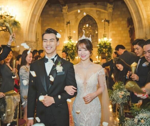 陈紫函西班牙大婚秀性感 老公戴向宇个人资料家庭背景