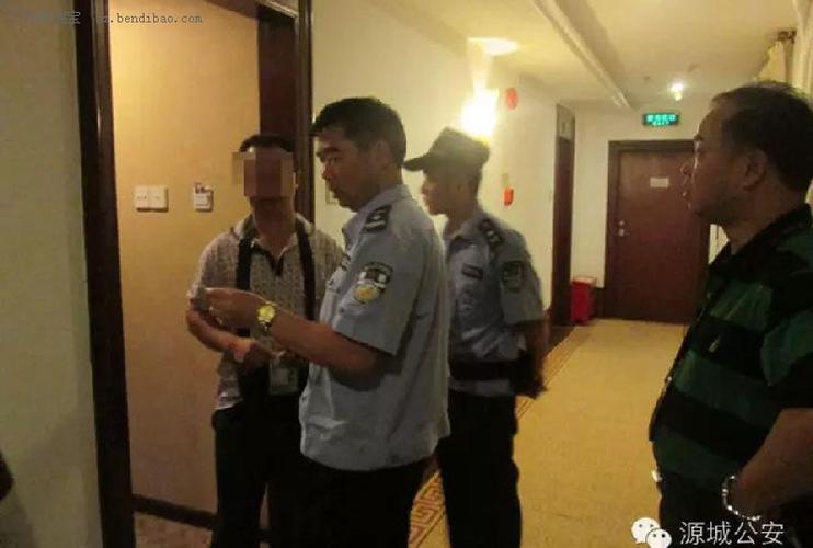 最新广东警方扫黄现场组图 卖淫女多衣衫不整