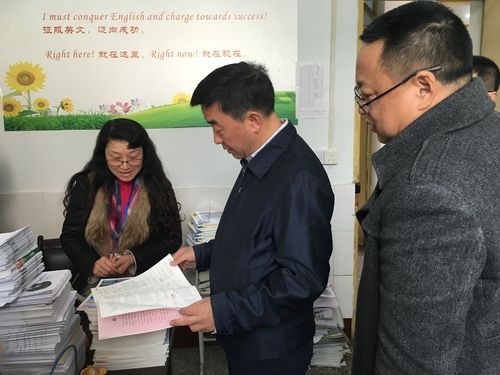 四川宜宾市政协副主席,宜宾县委书记王光柱莅临私立宜宾育才学校指导