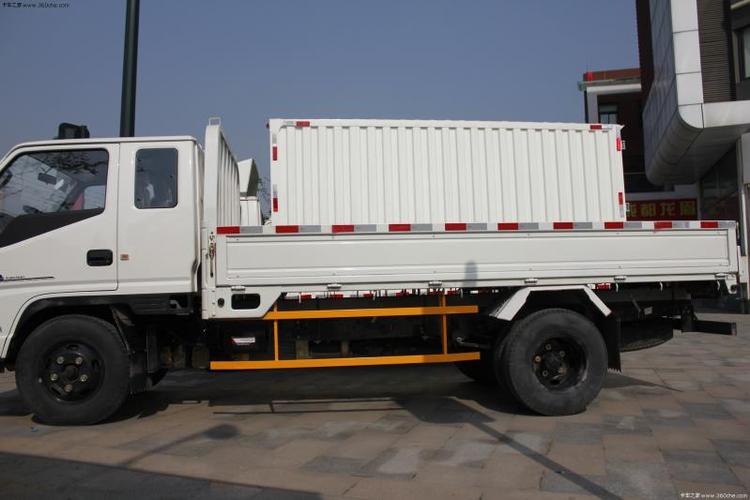 江铃新凯运 109马力 3.82米排半栏板轻卡