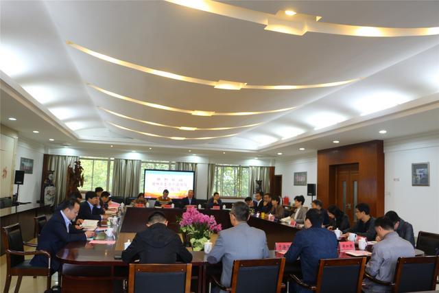 10月20日上午,湖州市委常委,组织部部长徐仲仪一行在市教育局局长金淦