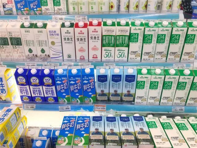 如今市面上有儿童奶,果味奶,乳酸菌奶等很"高大上"的牛奶产品,种类