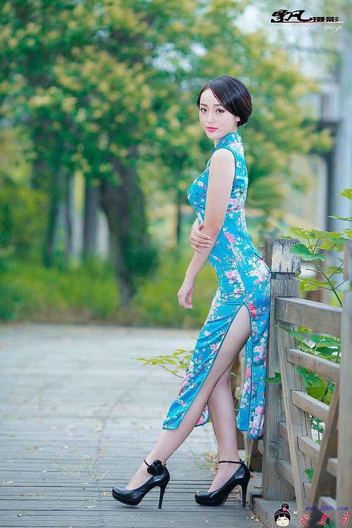 旗袍风韵_爱美眉高清美女图片 美食菜谱 ―― 高清.