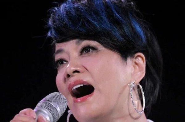 毛阿敏近照,老公身价百亿生活简朴,女儿和爸爸长得很像