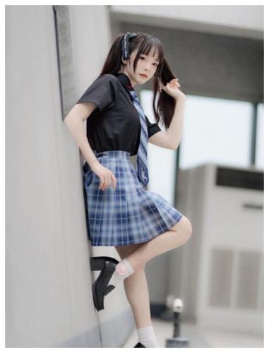 双马尾少女jk制服短裙街拍