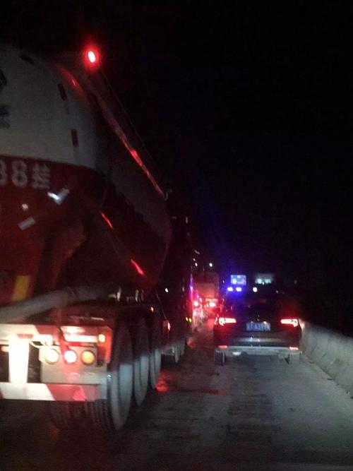 106国道佛冈段,堵车,事故频发.