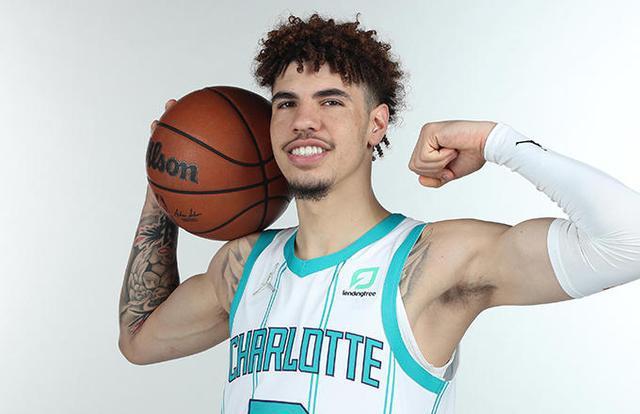 黄蜂主帅:很多三球去年的成功都来自本能|鲍尔|爱德华兹|迈尔斯