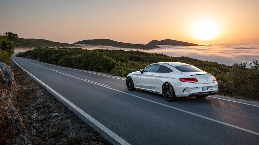2016年奔驰amg c63 s跑车壁纸