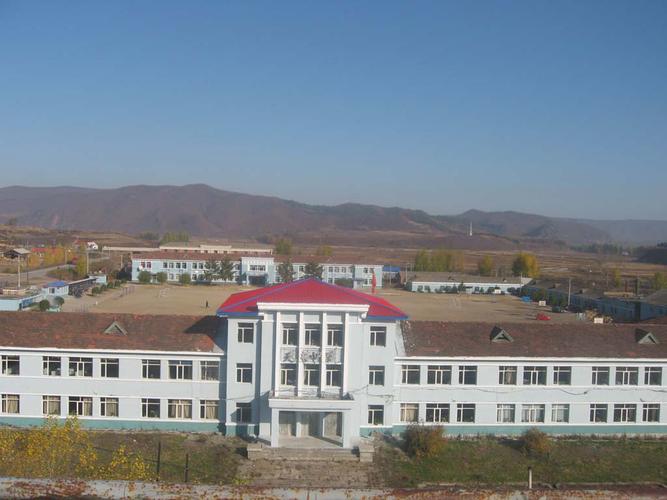 天桥岭林业局中学校园风景|天桥岭林业局中学排名,风景,地址-院校风景
