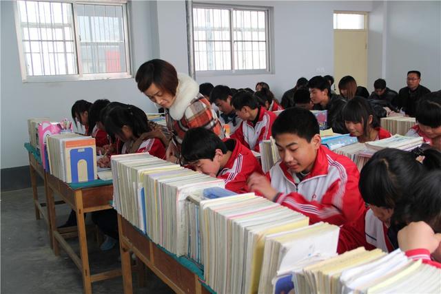 南桥镇唯一的公办中学兰陵县南桥镇初级中学