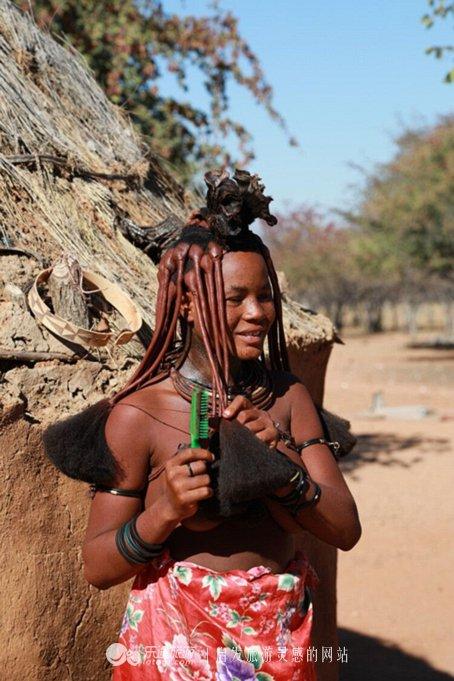 纳米比亚的辛巴人终年不洗澡