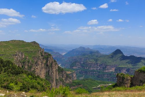 穿行太行大峡谷 只为一睹张家凹