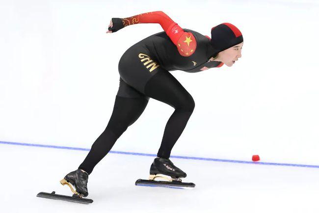 夺金打破奥运纪录不过速度滑冰和短道速滑有啥区别