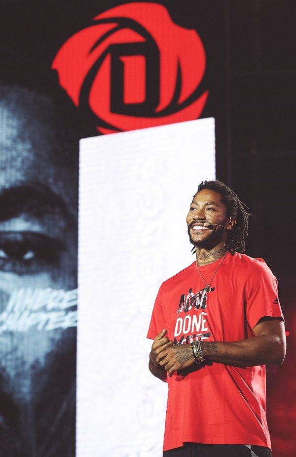 adidasbasketball2019德里克罗斯中国行杭州站顺利启航