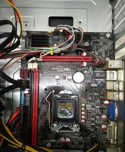 七彩虹,cf-p8-mx,h81主板,带保修,全正常,带档板