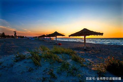 福海县乌伦古湖黄金海岸景区秋景如画