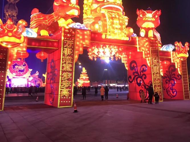 美丽的南湖灯会,浓浓的节日气氛_春节去哪玩_烟花_美食_潮流_传统文化