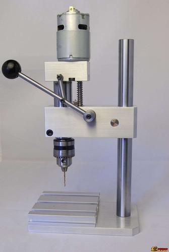 自制的高精度小台钻.