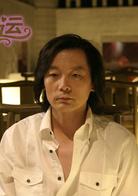 王莽  演员 葛优   自称在神秘单位供职的文艺男子,戴牛仔帽留长发