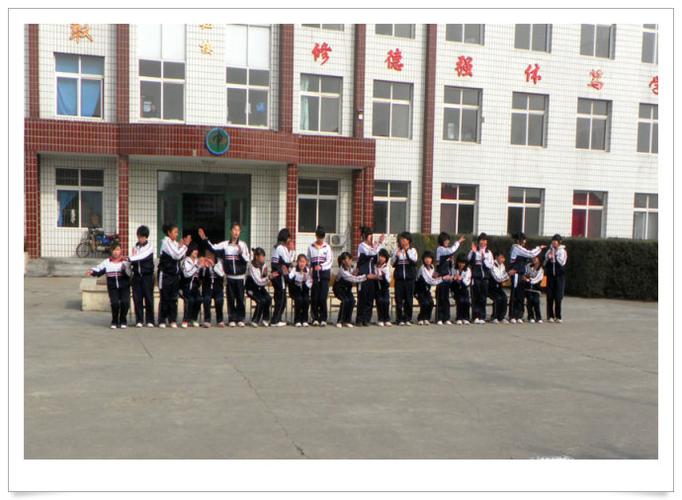 林亭口镇糙甸中学校园艺术节