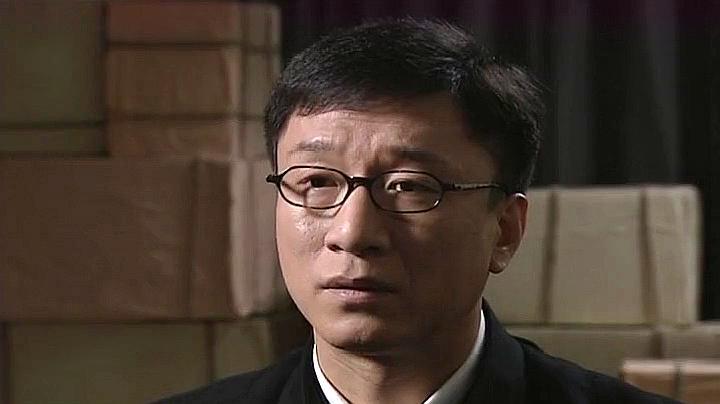 潜伏:顶头上司变成了下属,余则成一下都没反应过来,太搞笑