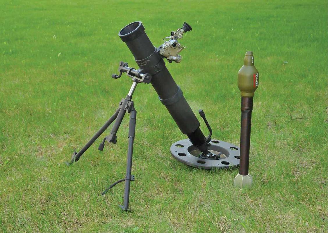 最远射程其实不过4270米,我国最先进的93式60毫米迫击炮最远射程5564