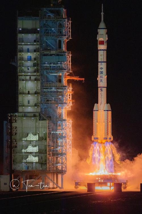 日##火箭少女小tt# 航天是中国人的千年梦想 从"东方红一号"成功发射