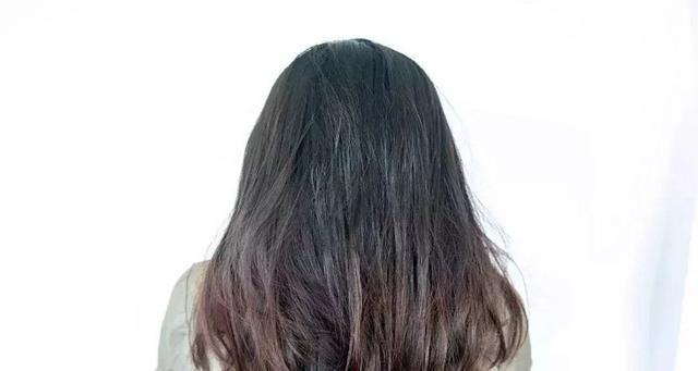 烫发后头发干枯毛躁怎么护理