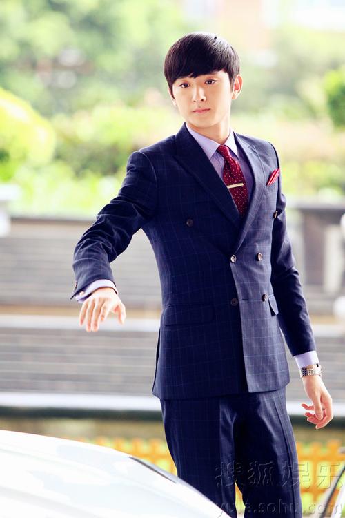 《继承人》剧照曝光 崔始源于小彤"宿敌"对决