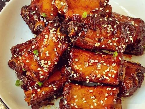 美食家常菜推荐糖醋排骨孜然牛肉土豆粒双椒炒鸡腿超美味