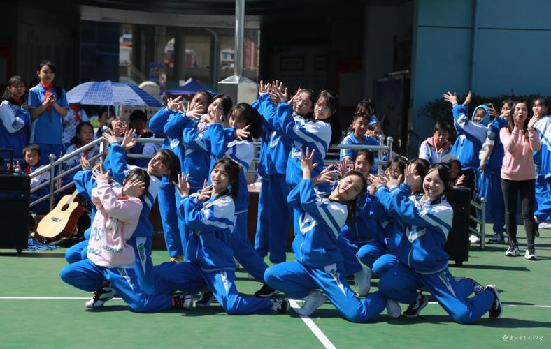 贵阳十二中举办小型午间音乐会-贵阳市第十二中学官方网站—数字校园