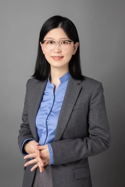最美基金女神来了才华与颜值齐飞