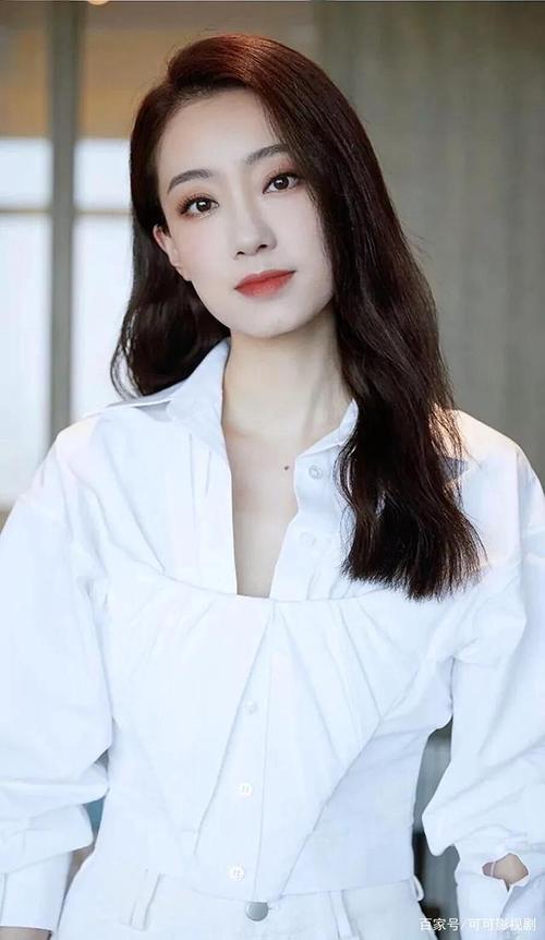 金鸡奖最佳女主角张小斐高清写真才艺双全淡雅脱俗